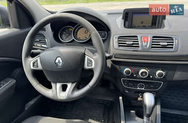 Хэтчбек Renault Megane 2011 в 