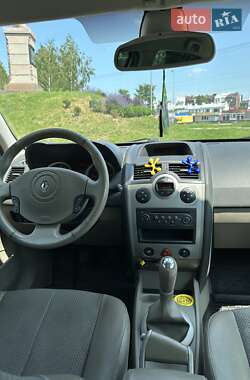 Седан Renault Megane 2005 в 