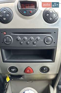 Седан Renault Megane 2005 в 