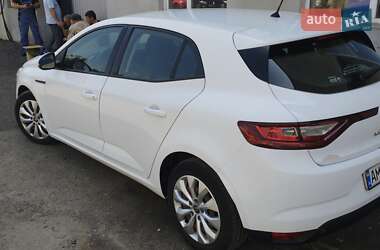 Хэтчбек Renault Megane 2018 в 