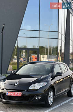 Хэтчбек Renault Megane 2012 в 