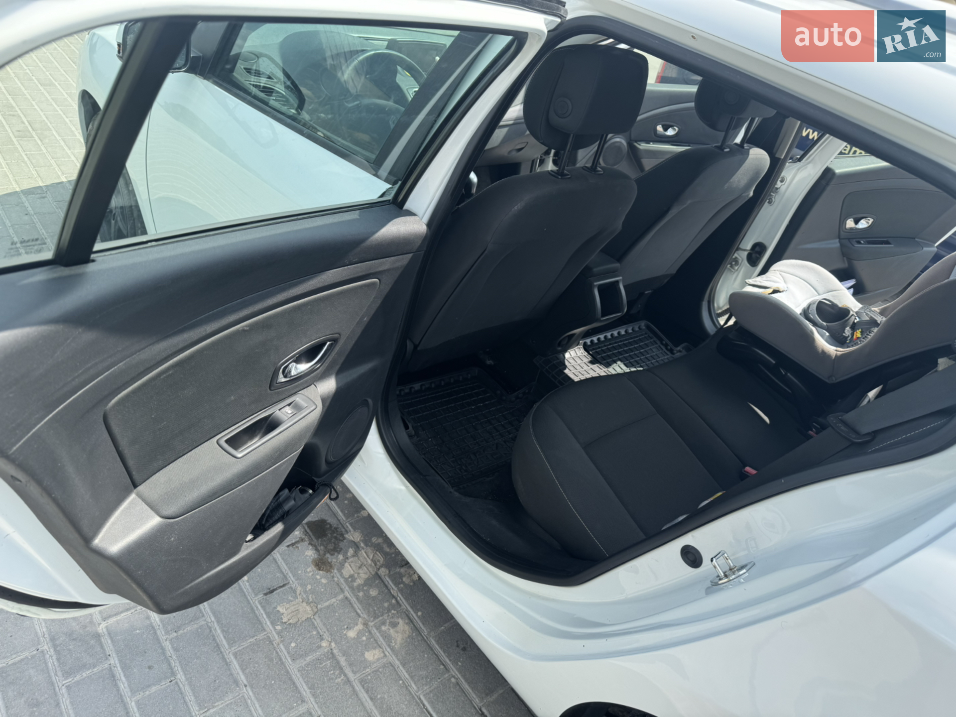 2012 Renault Megane - мініатюра 12