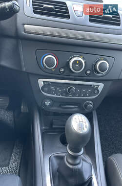 Хэтчбек Renault Megane 2009 в 