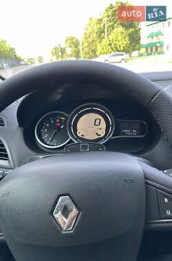 Хэтчбек Renault Megane 2009 в 