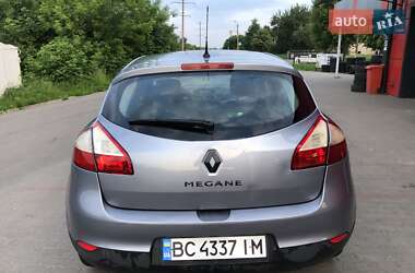 Хэтчбек Renault Megane 2010 в 