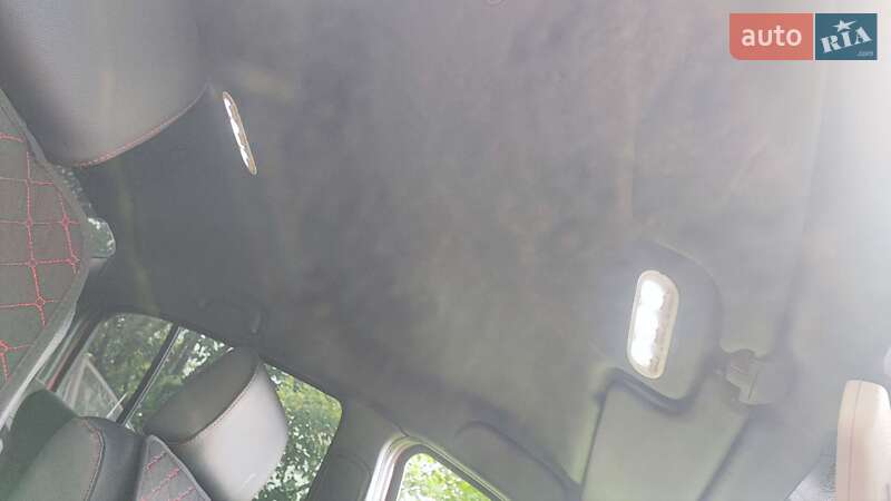 Седан Renault Megane 2004 в Львові фото 13 Седан Renault Megane 2004 в Львові