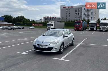 Хетчбек Renault Megane 2011 в 