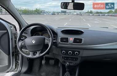 Хетчбек Renault Megane 2011 в 