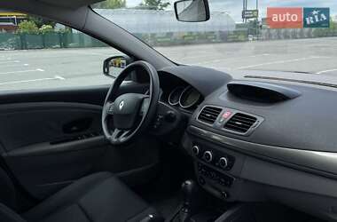 Хетчбек Renault Megane 2011 в 
