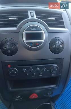 Хэтчбек Renault Megane 2006 в 