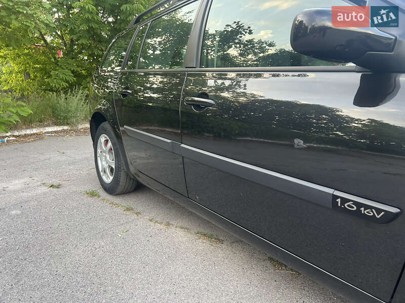 Универсал Renault Megane 2005 в Хороле