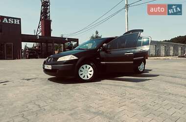 Хэтчбек Renault Megane 2004 в 