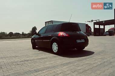 Хэтчбек Renault Megane 2004 в 