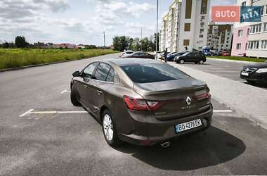 Седан Renault Megane 2017 в 
