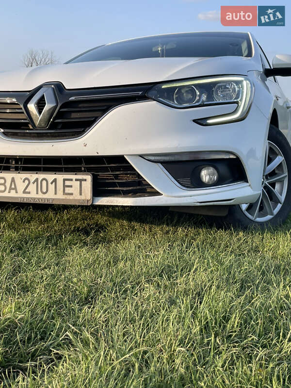 Седан Renault Megane 2017 в Новоукраинке