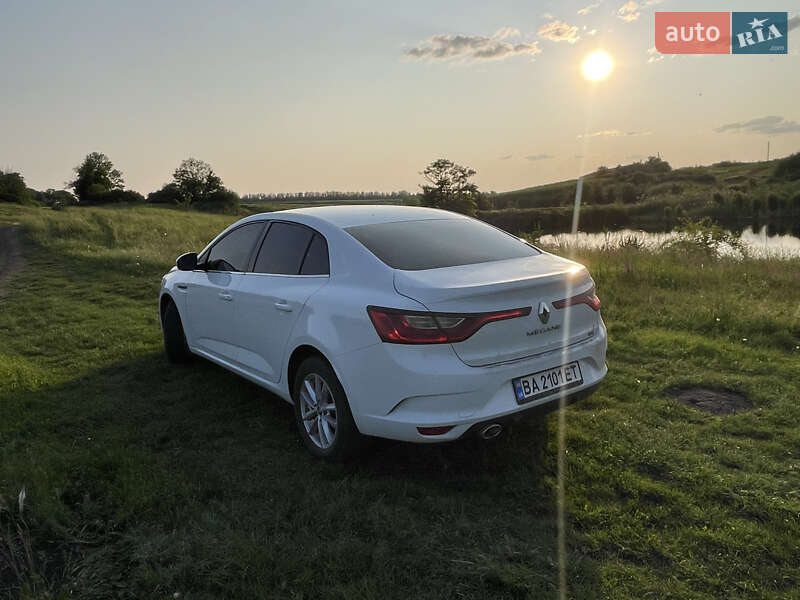 Седан Renault Megane 2017 в Новоукраинке