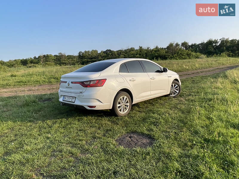 Седан Renault Megane 2017 в Новоукраинке