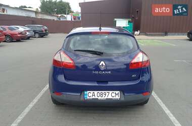 Хетчбек Renault Megane 2010 в 