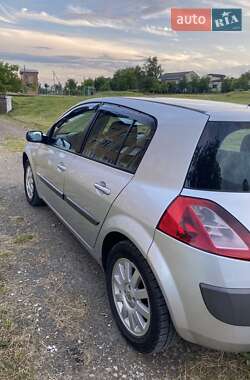 Хэтчбек Renault Megane 2004 в 