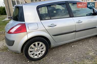 Хэтчбек Renault Megane 2004 в 