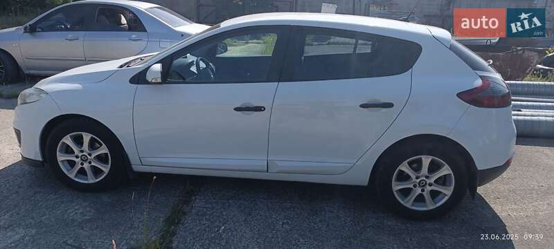 Хетчбек Renault Megane 2012 в Вараші