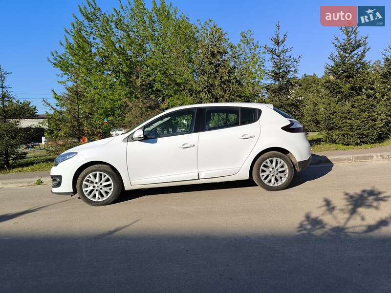 Хэтчбек Renault Megane 2015 в 