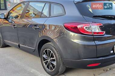 Универсал Renault Megane 2011 в 