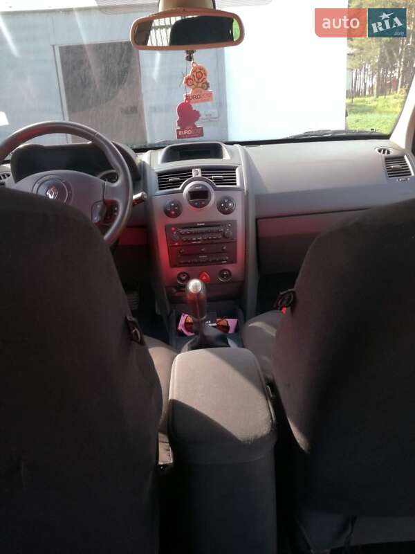 Универсал Renault Megane 2004 в Новояворовске