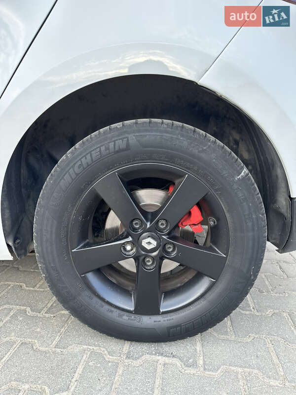Хетчбек Renault Megane 2014 в Чернівцях
