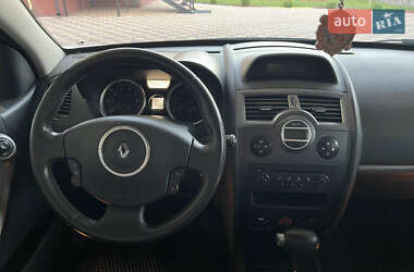 Хэтчбек Renault Megane 2005 в 