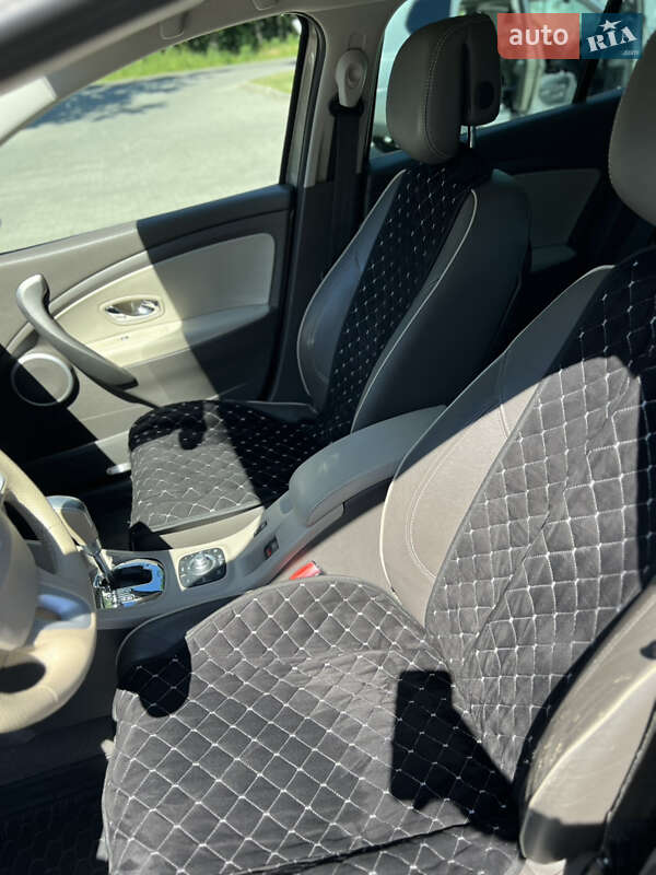 Хэтчбек Renault Megane 2012 в Новоселице