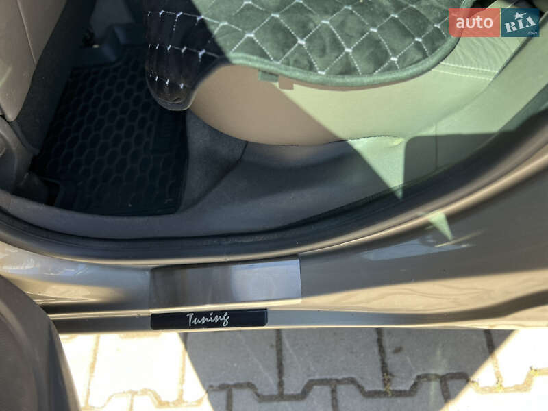 Хэтчбек Renault Megane 2012 в Новоселице