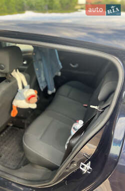 Хэтчбек Renault Megane 2010 в 