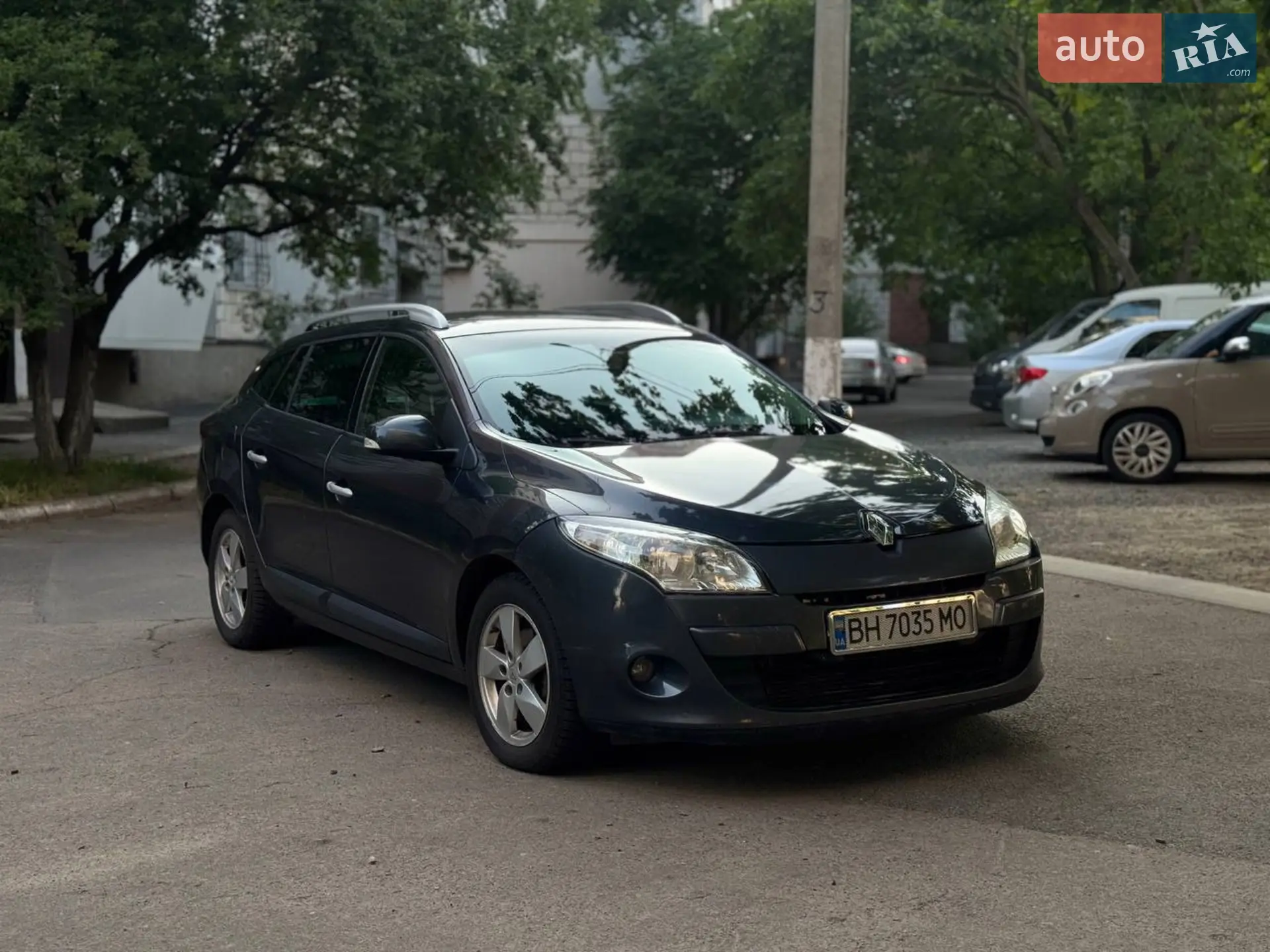 2010 Renault Megane - мініатюра 2