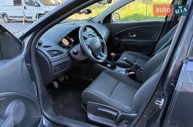 Хэтчбек Renault Megane 2012 в 