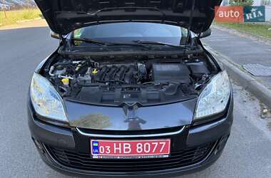 Хэтчбек Renault Megane 2012 в 