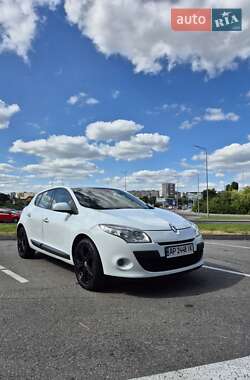 Хэтчбек Renault Megane 2011 в 