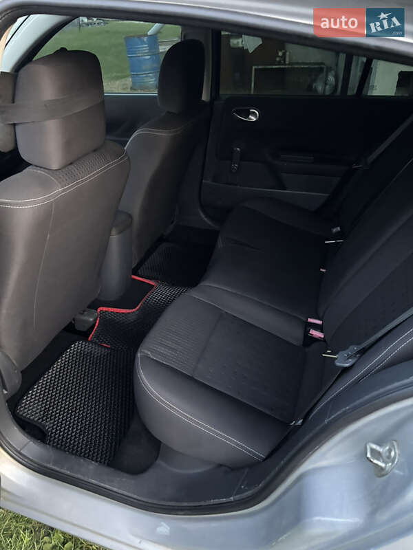 Седан Renault Megane 2005 в Пустомытах