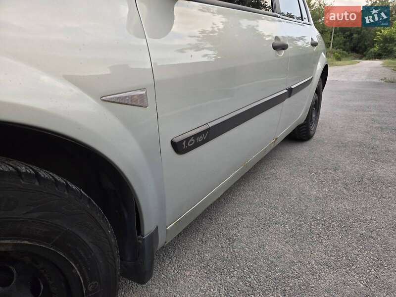 Седан Renault Megane 2004 в Каменском