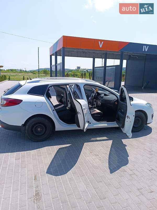 Универсал Renault Megane 2015 в Золочеве