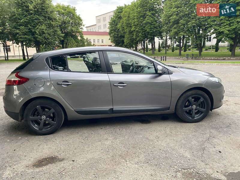 Хэтчбек Renault Megane 2011 в Сумах