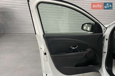 Хэтчбек Renault Megane 2014 в 