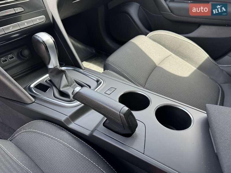 Седан Renault Megane 2022 в Києві