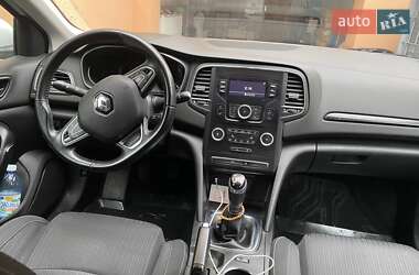 Хэтчбек Renault Megane 2016 в 