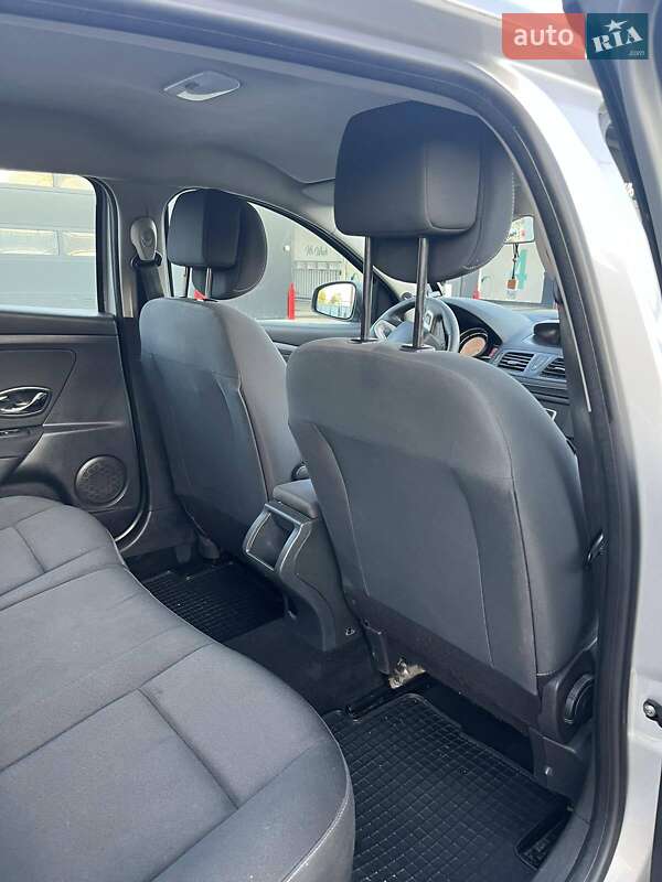 Универсал Renault Megane 2011 в Шептицькому фото 14 Универсал Renault Megane 2011 в Шептицькому