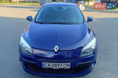Хэтчбек Renault Megane 2010 в 
