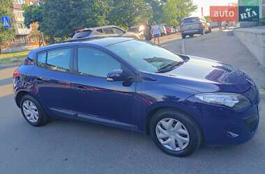 Хэтчбек Renault Megane 2010 в 