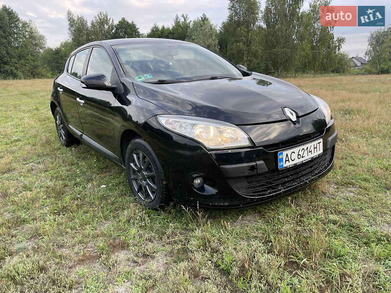 Хэтчбек Renault Megane 2011 в 