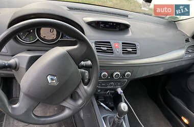 Хэтчбек Renault Megane 2011 в 