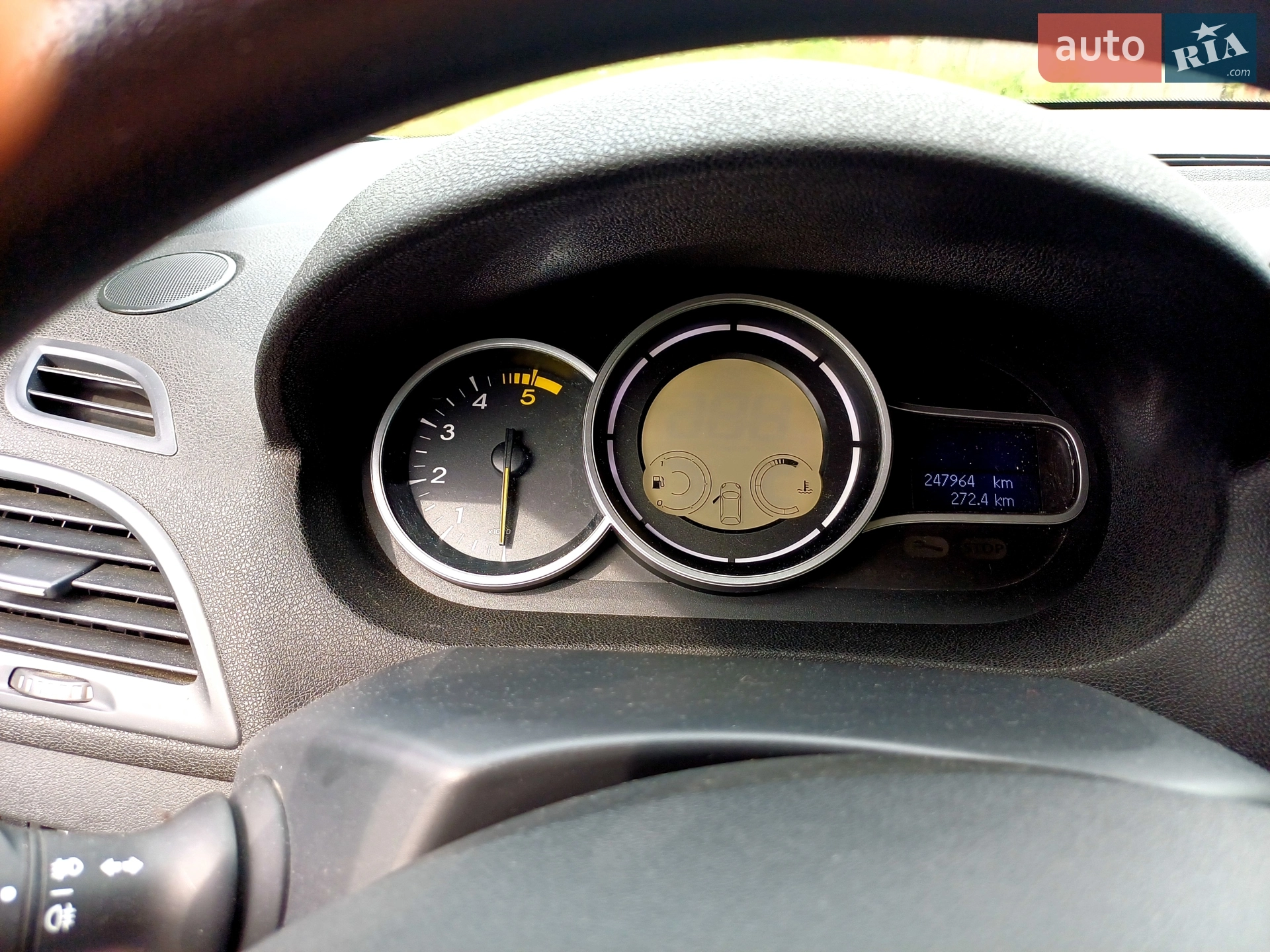 2010 Renault Megane - мініатюра 2